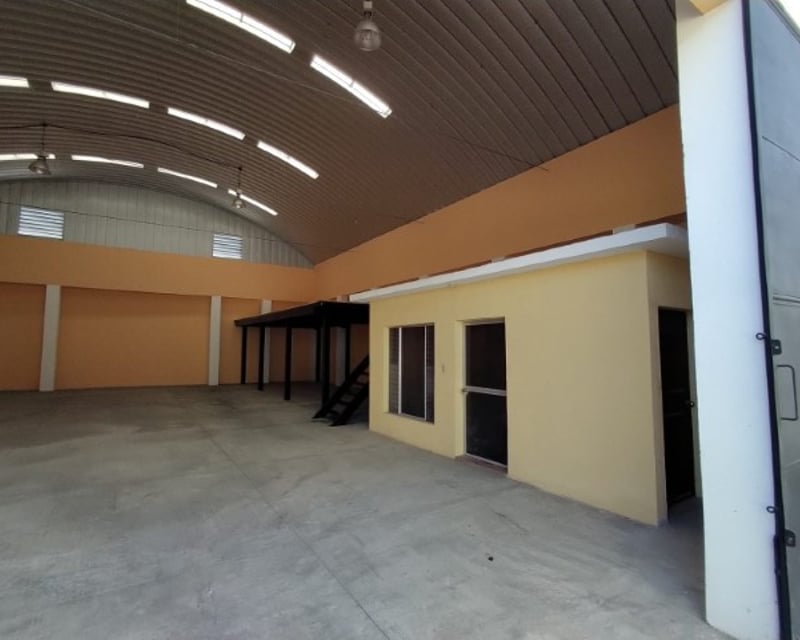 Bodega en Renta Zacapa a 600 mts Carretera al Atlántico