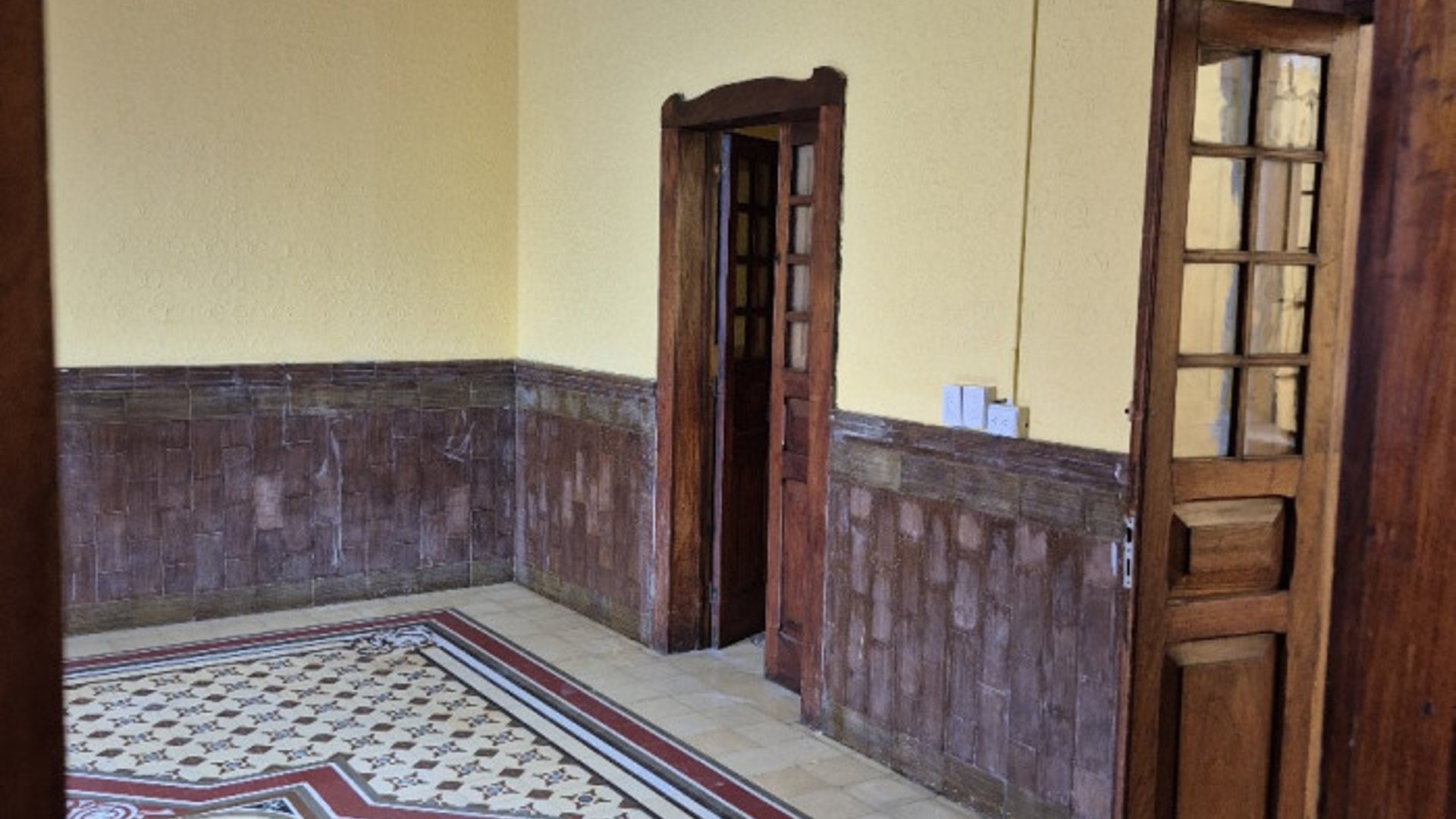 Rento Casa Grande para Oficinas o entidades en zona 2 - Miniatura 18