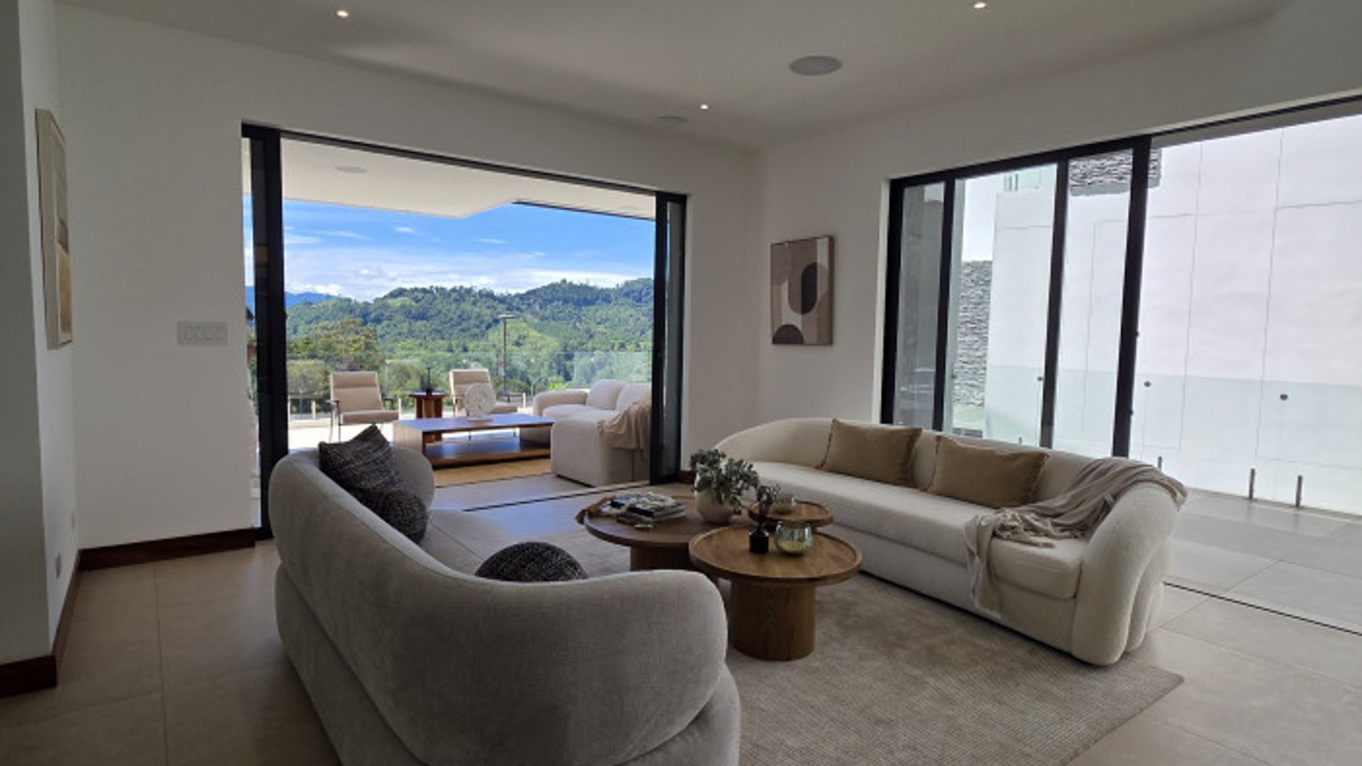 En venta exclusiva casa el Pulte Zona 16 Guatemala - Miniatura 3