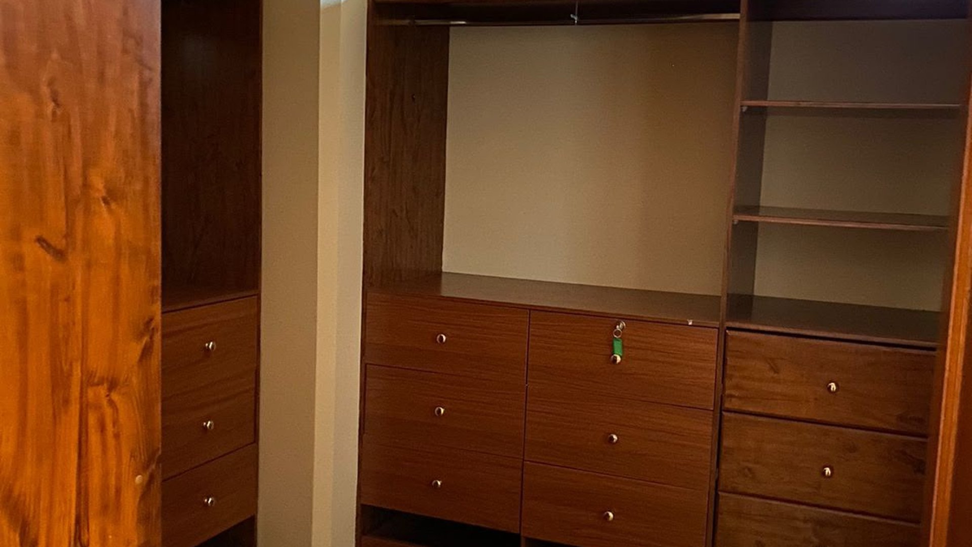 APARTAMENTO AMUEBLADO EN RENTA SAN IGNACIO ZONA 10 - Miniatura 10