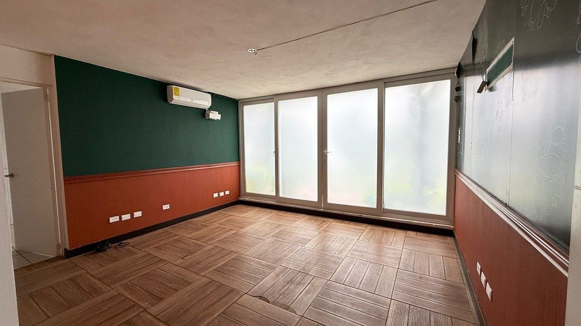 Casa Comercial en Renta | Zona 14 - Miniatura 4