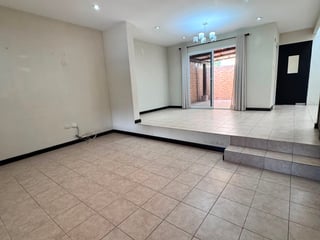 📍 CASA EN VENTA – 4 HAB | BOSQUES DE ARRAZOLA | KM. 18.5 CAES - 2