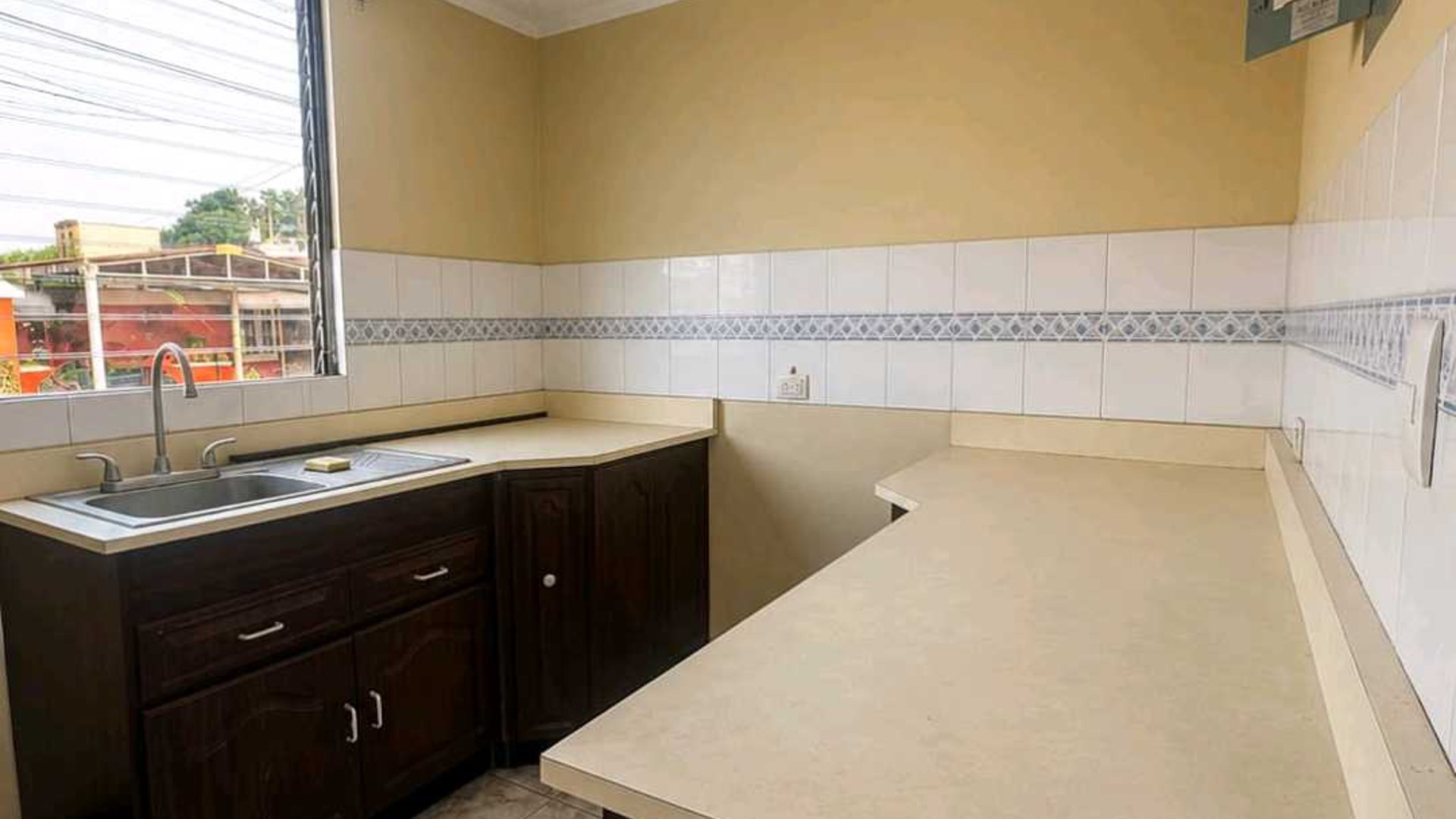 CASA EN VENTA???? San Cristóbal, zona 8 de Mixco - Miniatura 2