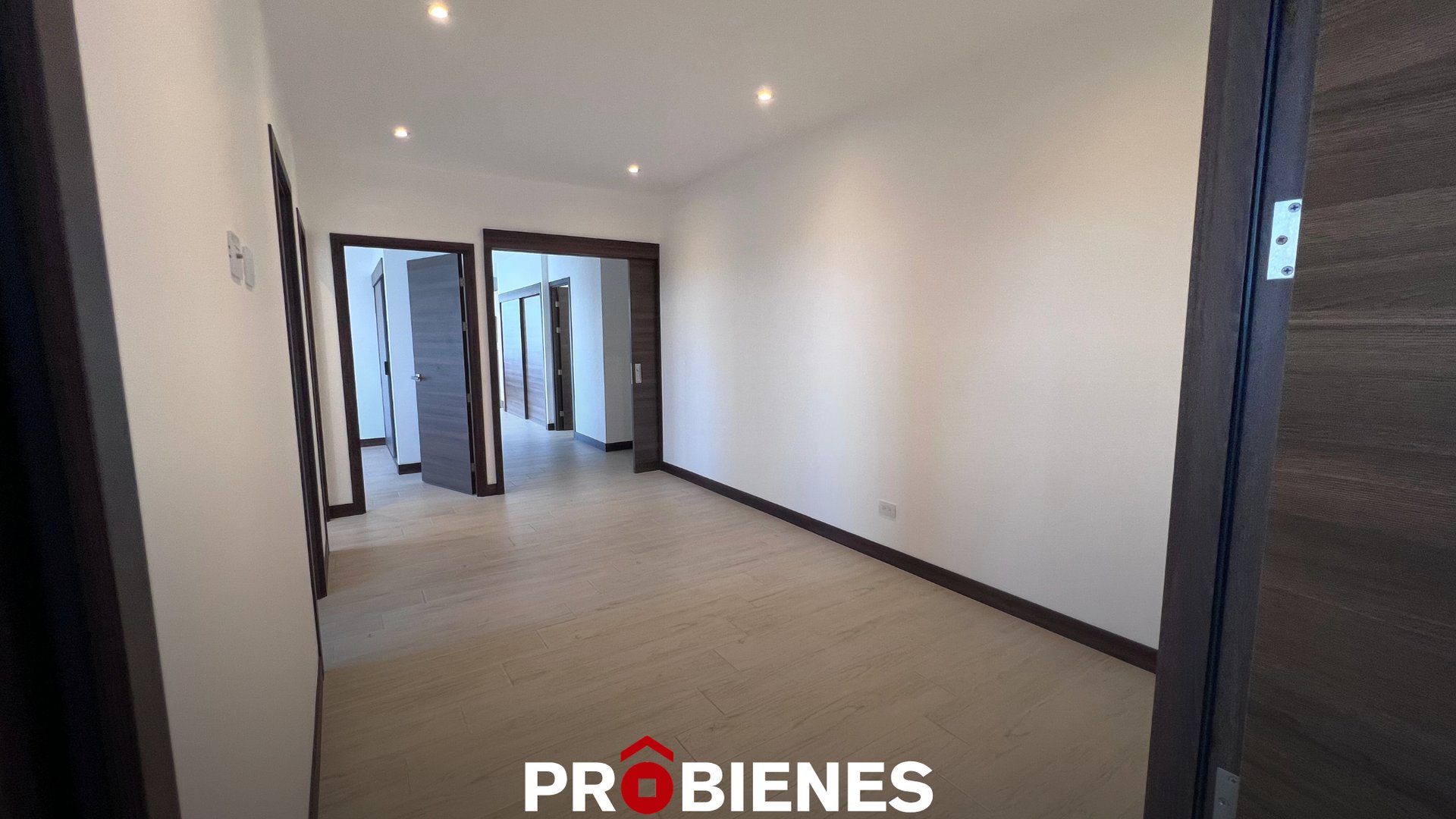 Penthouse de 3 habitaciones en SPAZIO zona 15 - Miniatura 12