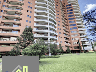 Apartamento en Alquiler – Zona 14 Edificio Tadeus - Image 1
