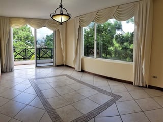 Casa en venta en San Lazaro para inversión Rentada - Image 1