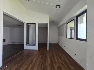 Propiedad ideal para Oficina en el Km.19.7 Carretera a El Salvador | Renta y Venta con 16 parqueos - 3