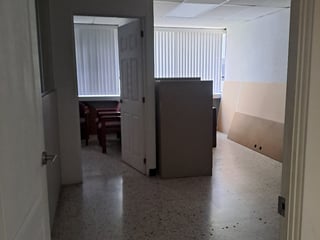 Oficina en Renta en Edificio Centro Empresarial, zona 10 - 3