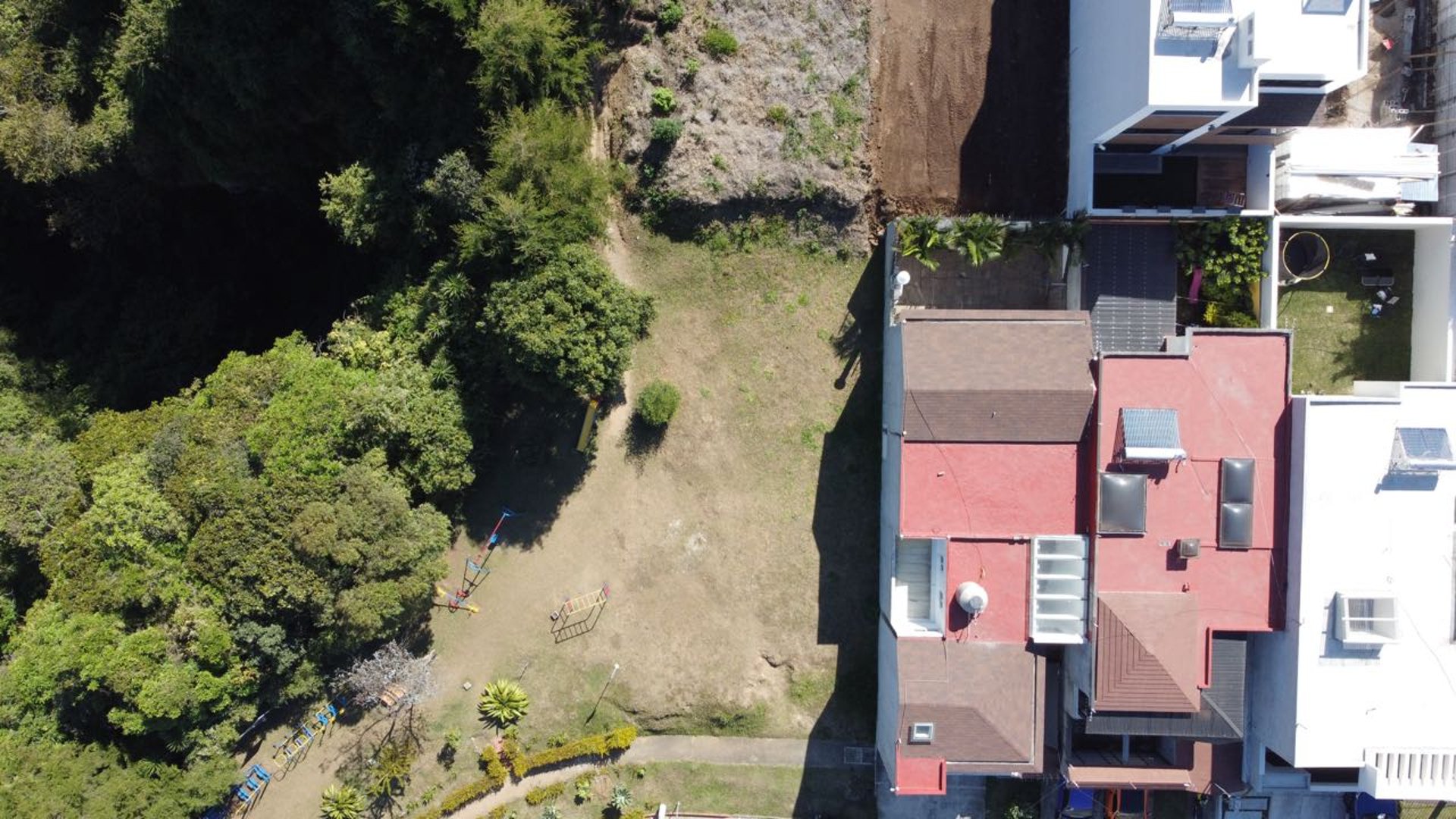Vendo Terreno en Hacienda Real zona 16