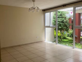 CASA EN VENTA O RENTA EN ZONA 14 CONDOMINIO 5-13 EN LA VILLA - 2