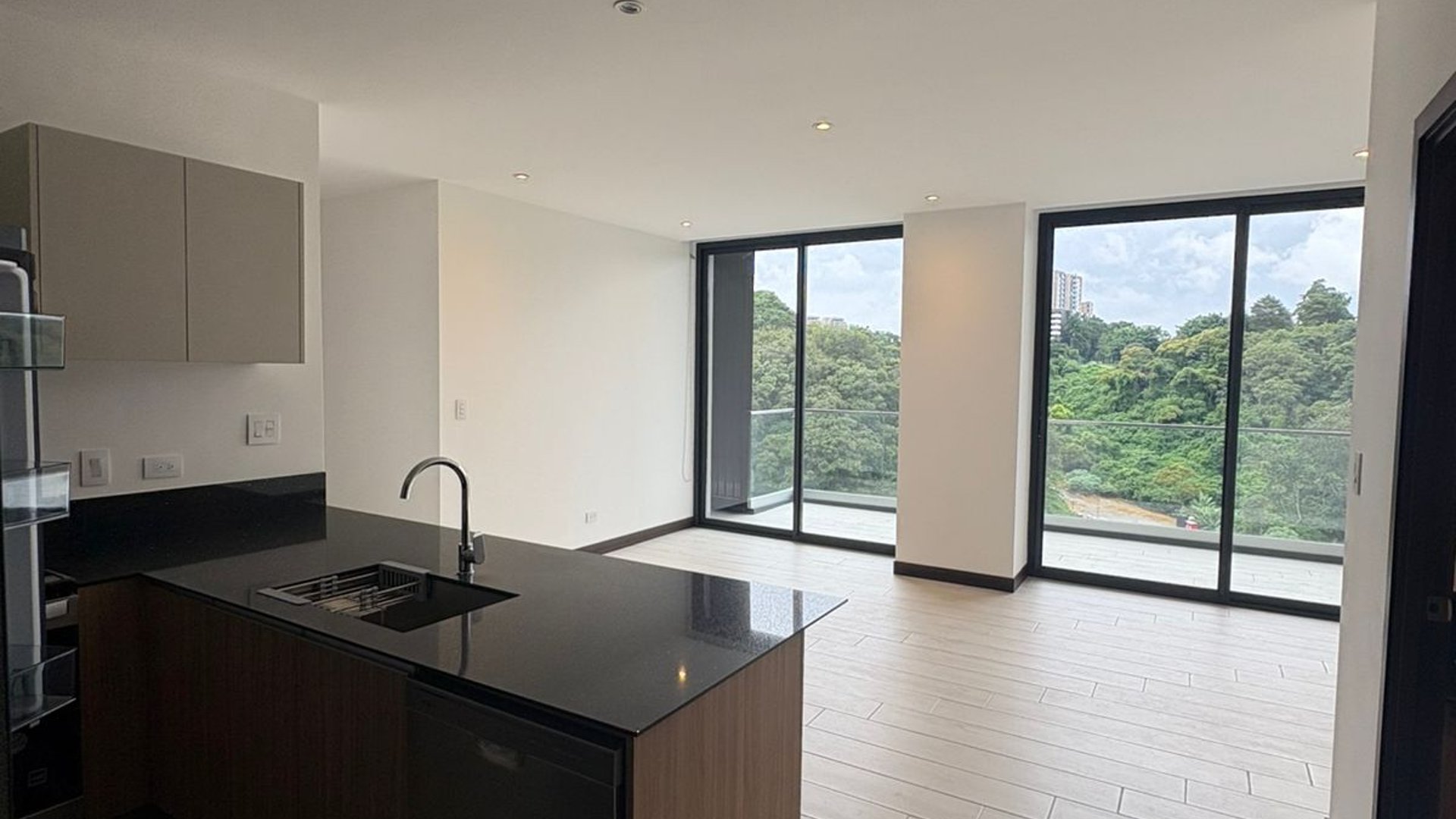 ???? APARTAMENTO EN RENTA – 3 HAB + LÍNEA BLANCA  | SPAZIO | ZONA 15 - Miniatura 5