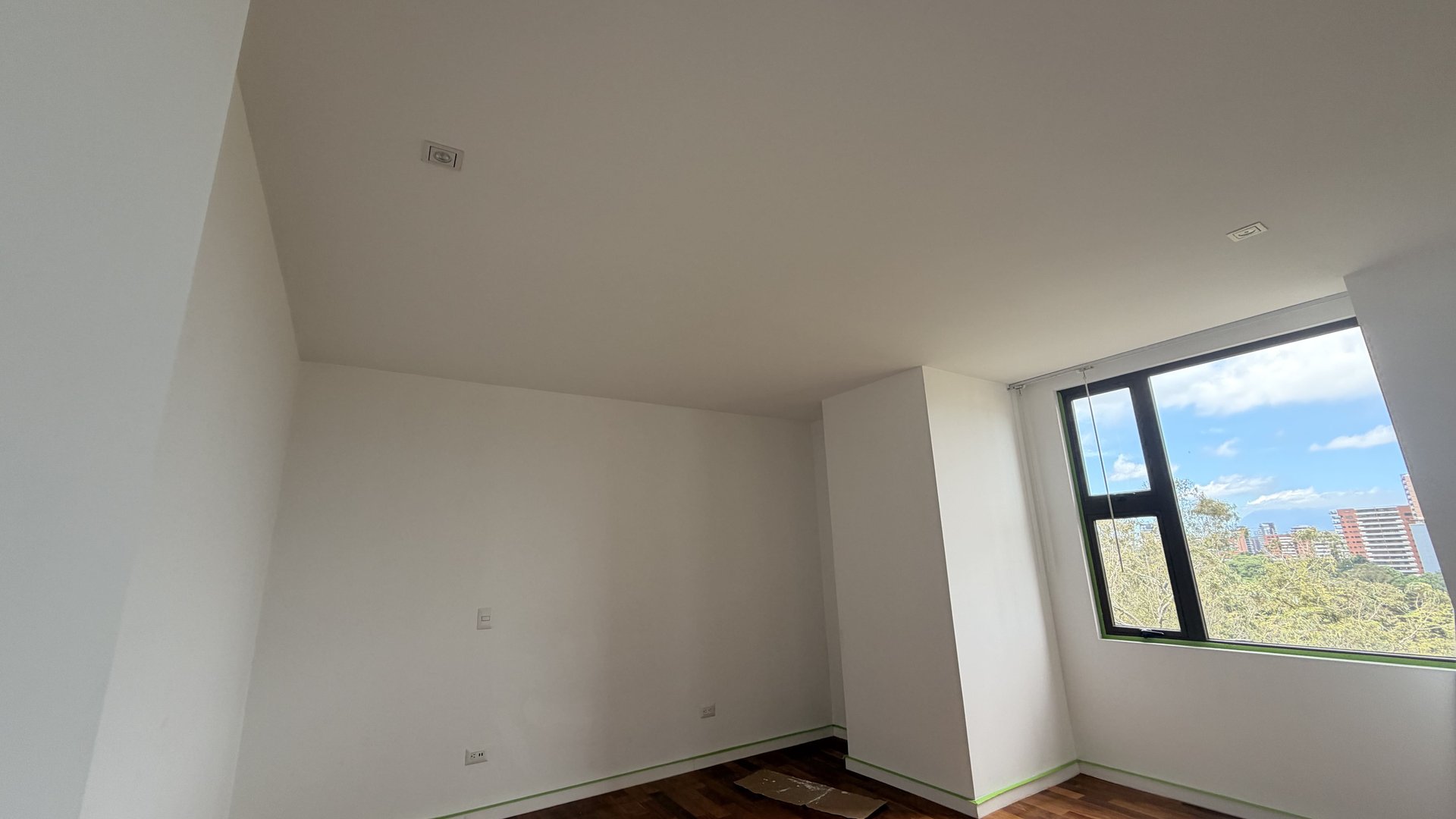 Apartamento en Alquiler Edificio Lucca, zona 10 - Miniatura 7