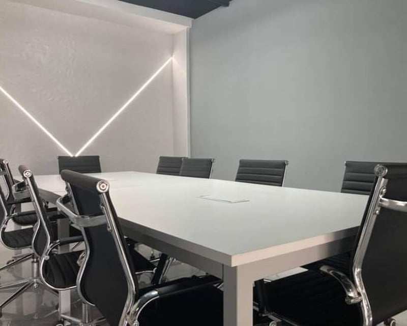 Alquilo oficinas tipo coworkin en Zona 10 Edificio Geminis 10