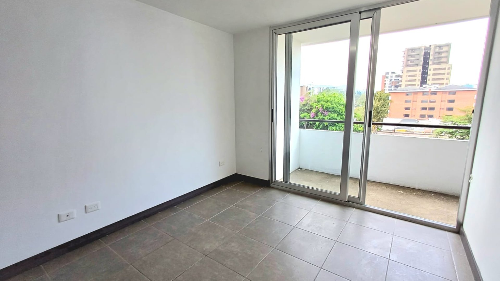 VENTA Apartamento Zona 15 Edificio 3-85 - Miniatura 8