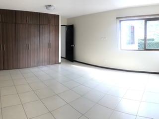 Casa con patio techado en venta de 3 habitaciones en zona 16 Ref-5330 - 3
