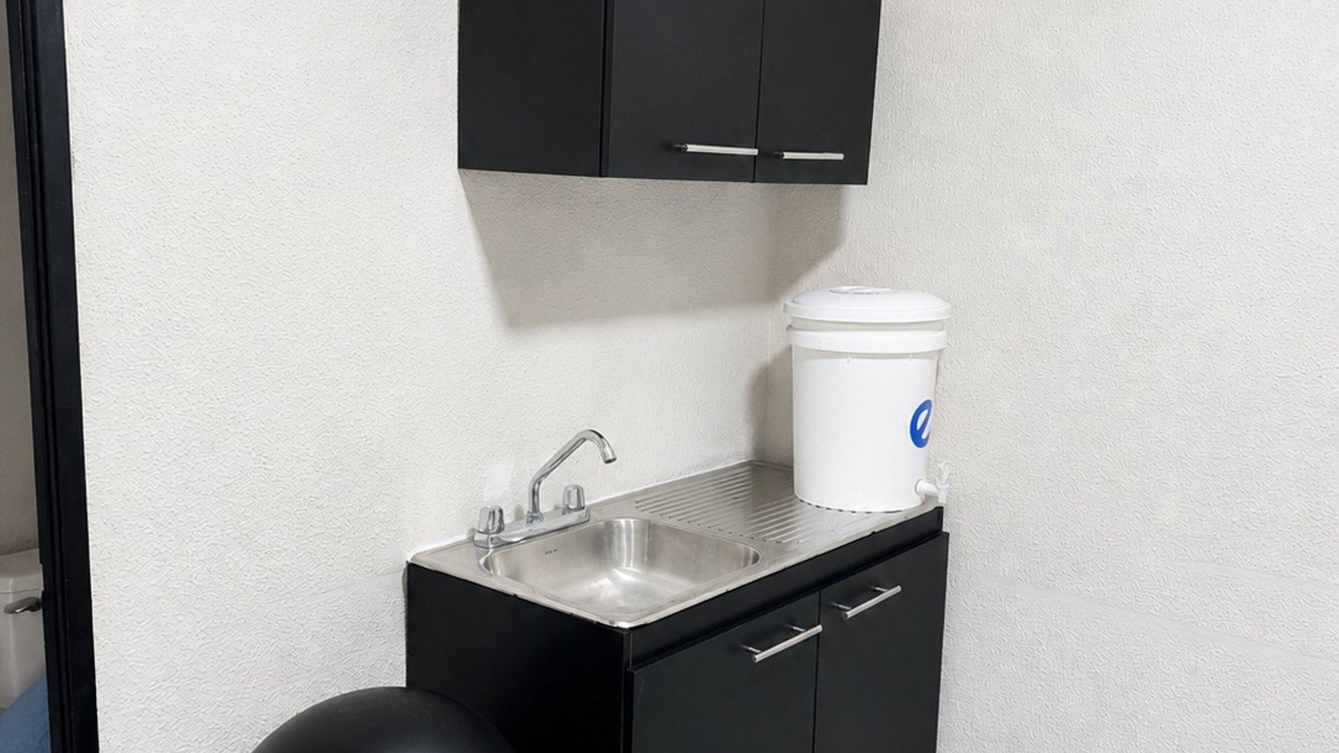 Apartamento en renta en Edificio Reforma Montufar zona 10 - Miniatura 7