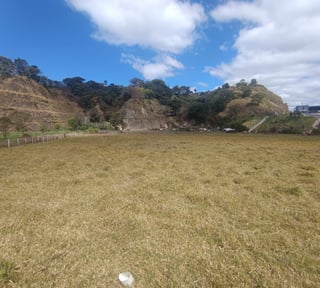 SE VENDE TERRENO EN LA VAS Km. 5.5 PEGADO A GARITAS DE PEAJE
