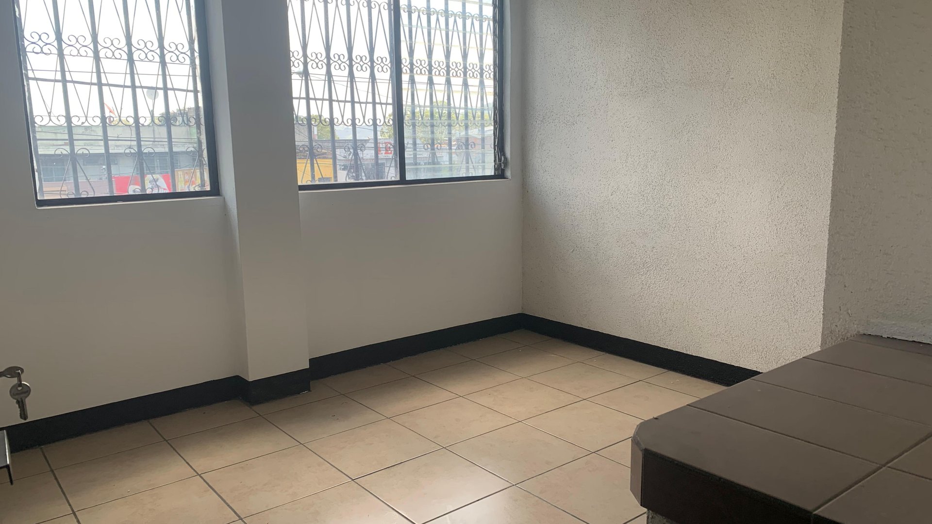 INMUEBLE DE USO MIXTO EN CALLE PRINCIPAL, CALLE MARTI ZONA 6 - Miniatura 11
