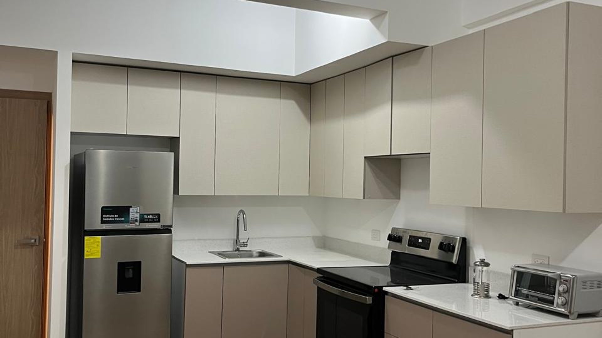 Apartamento en Renta | 1 Hab | Edificio Vertical, Zona 2, El Zapote | Q4200 (+1) ilj