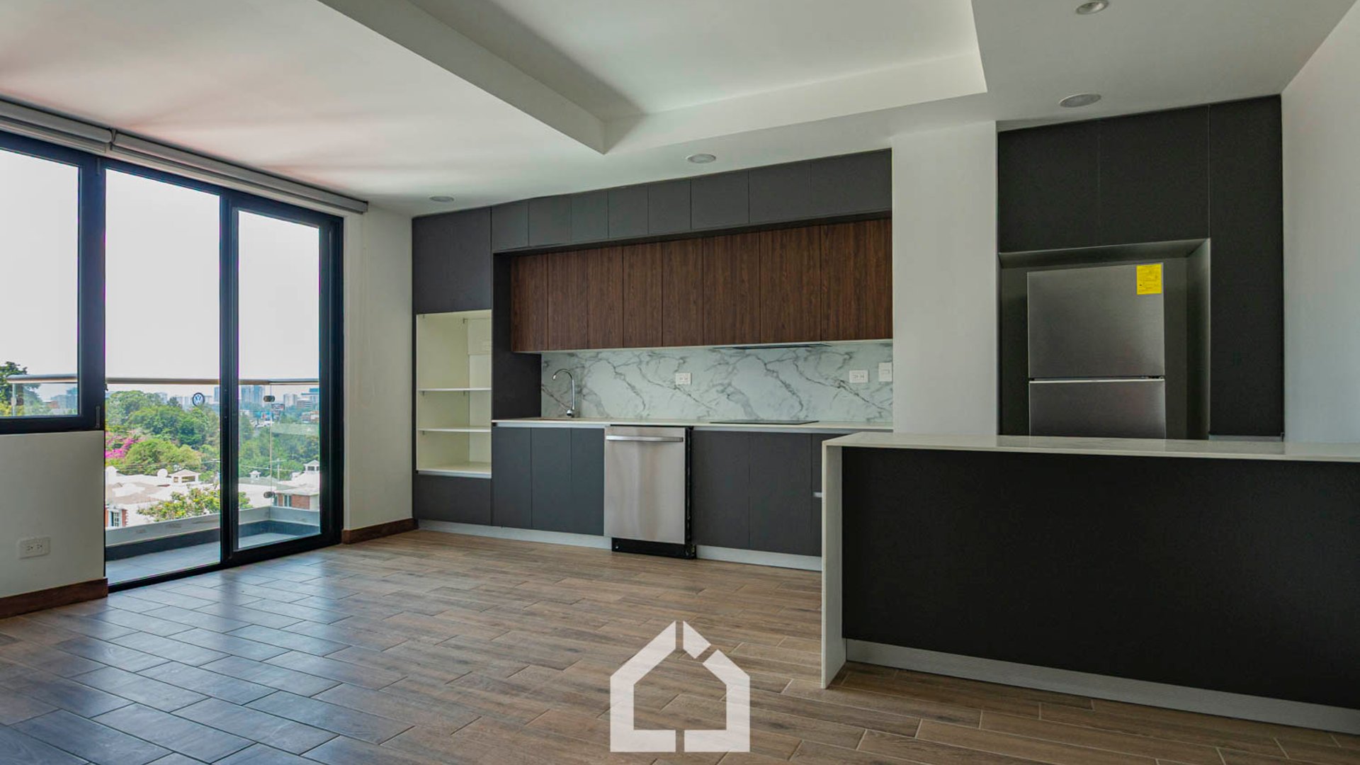 Apartamento de 2 habitaciones en edificio 21B+, zona 15 - Image 1