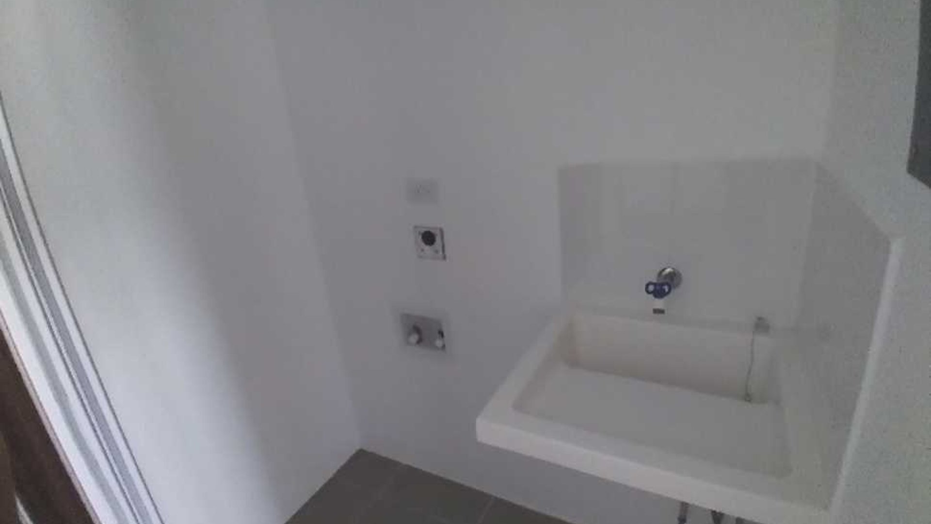 Rento apartamento nuevo Torre Asunción Sur, Zona 5 - Miniatura 22