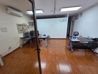 Bodega industrial con oficinas cerca de Calzada Roosevelt - Ref-5427 - Image 12