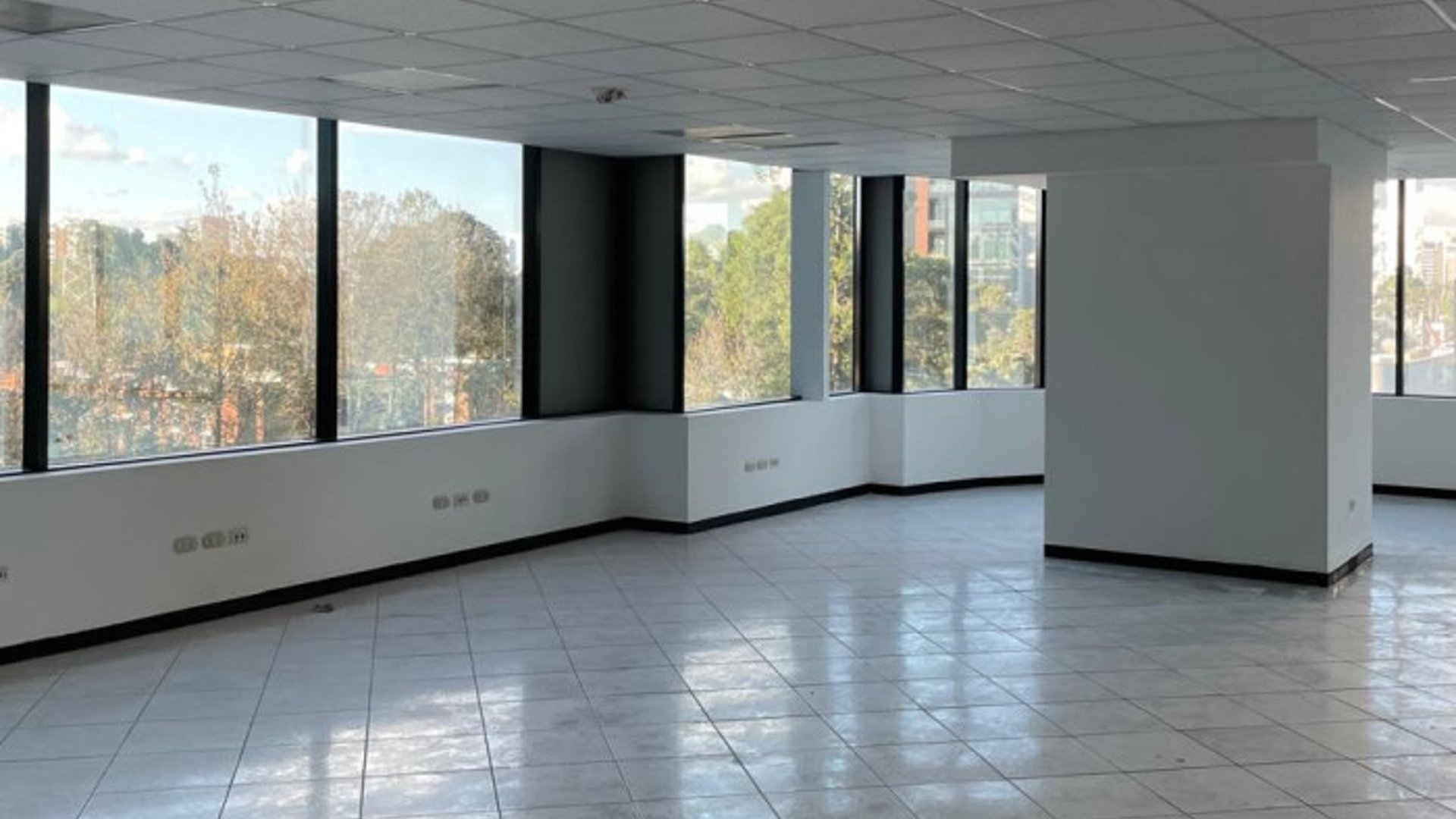 Oficina en renta EUROPLAZA Zona 14