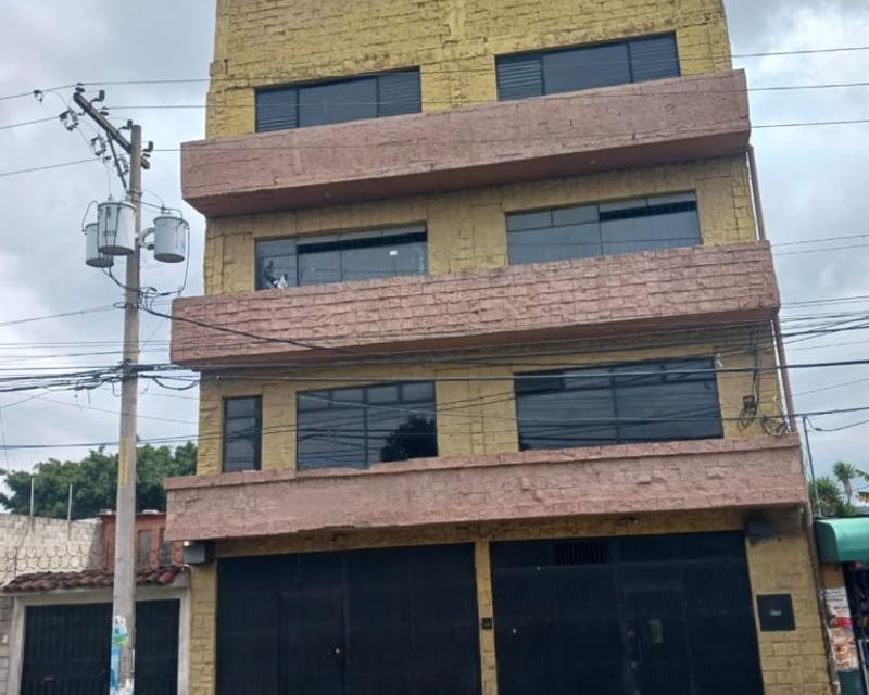 Edificio comercial en venta o renta en San Cristobal