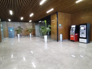 Local Comercial en zona 9 sobre la Reforma - 2