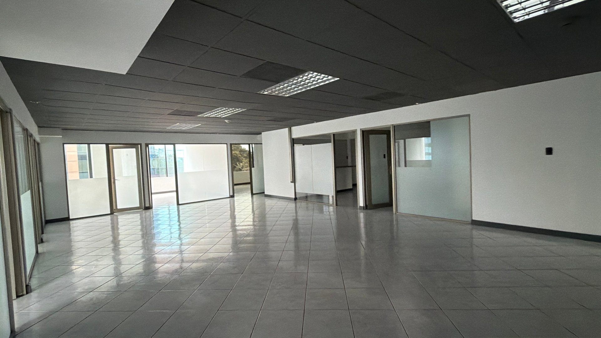 Oficina en Alquiler / Venta Edificio Europlaza, zona 14