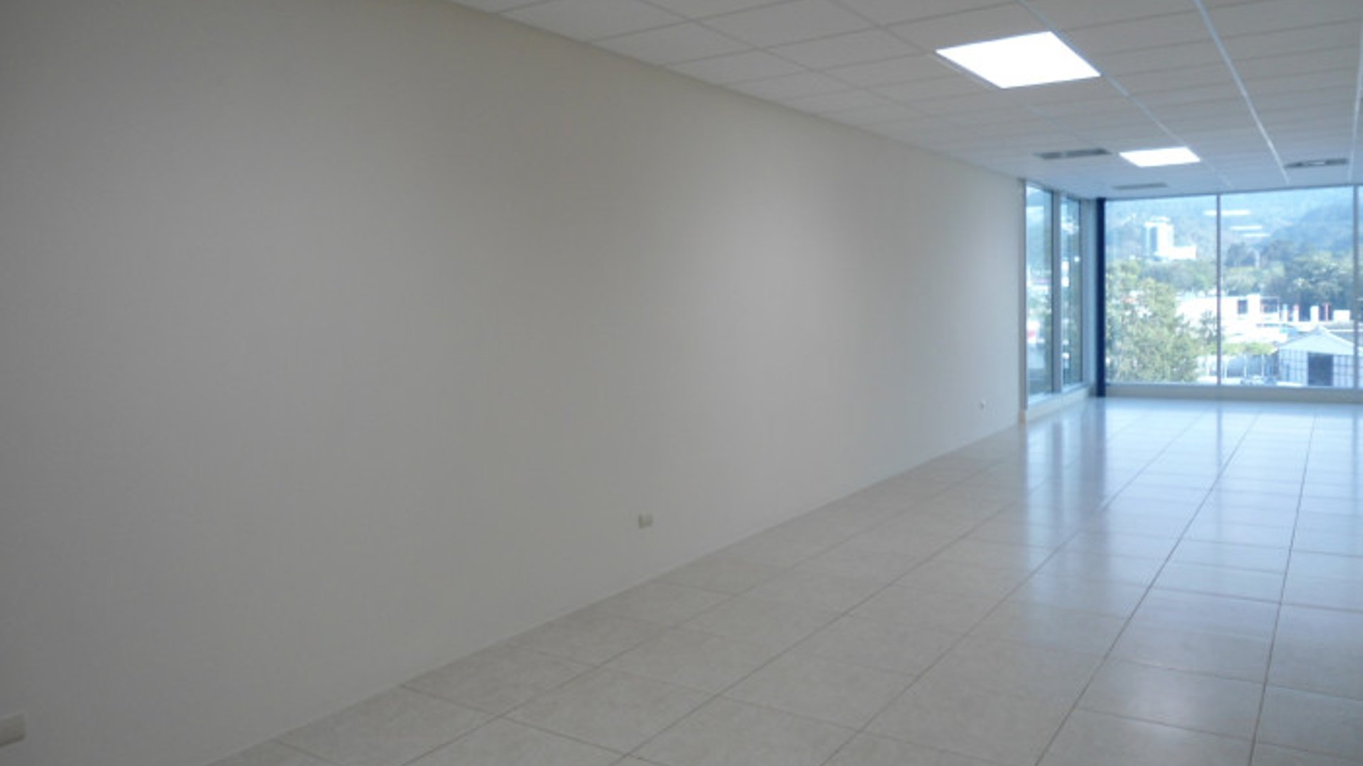 Oficina en Alquiler en Zona Pradera Guatemala - Miniatura 3
