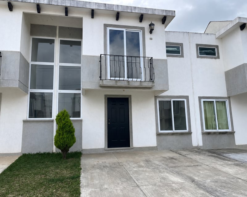 Casa en Renta en Condominio Valles de Navarra