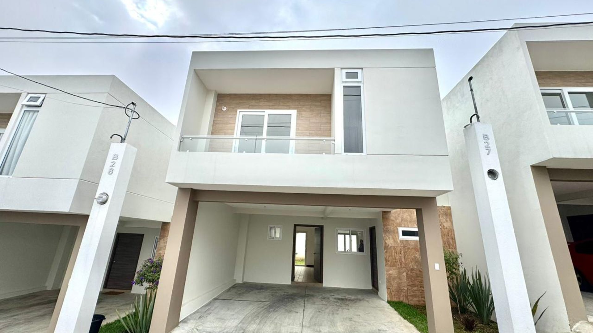 Vendo Casas Para Estrenar En Bosques De Santa Elena CAES KM 25