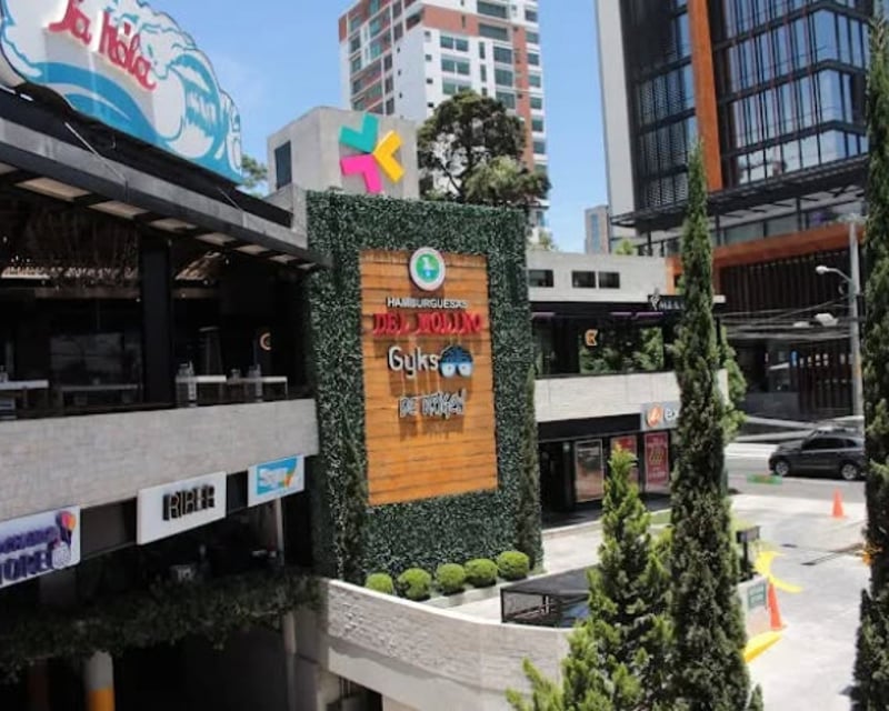 Local comercial de 45 m2 en alquiler en Zona 10