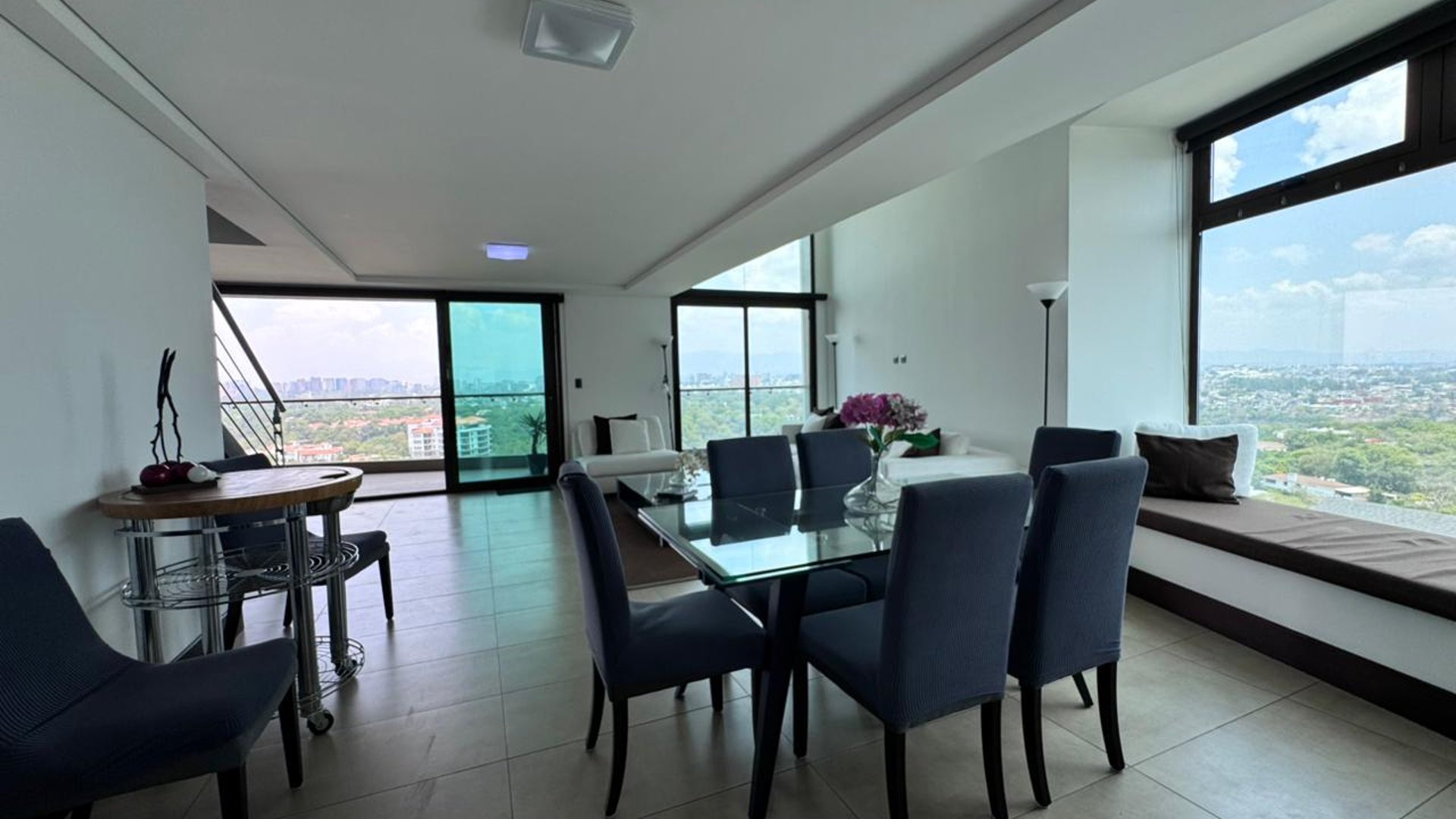 ???? APARTAMENTO AMUEBLADO EN RENTA – 4 HAB | VIU CAYALÁ | ZONA 16 - Miniatura 3