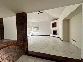 Casa Residencial en Kanajuyú, en Venta en Zona 16 - 3