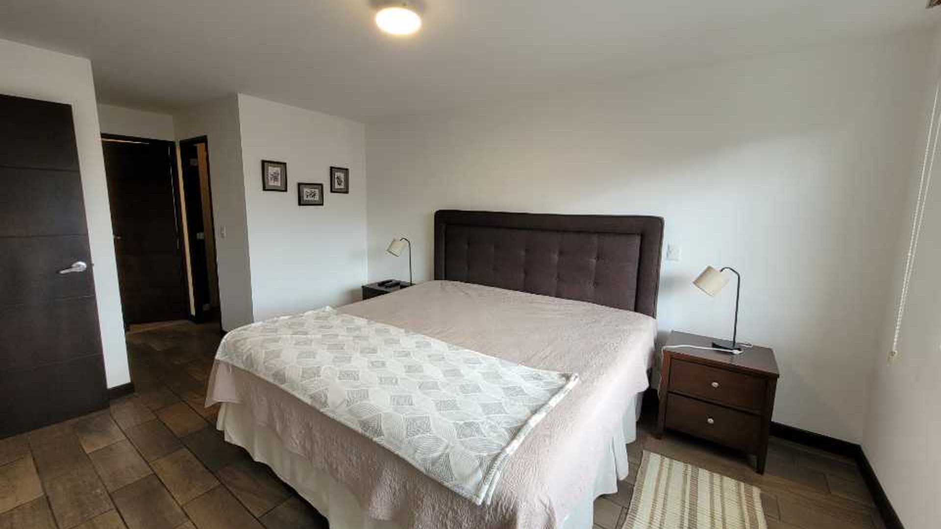 Apartamento en Alquiler  Edificio Verona, zona 10 Guatemala - Miniatura 12