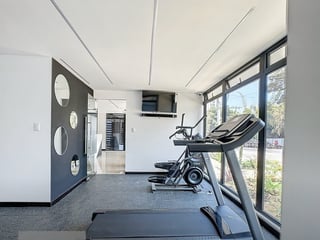 TORRE PRAGA / Apartamento en Venta para inversión, zona 15 - Image 9