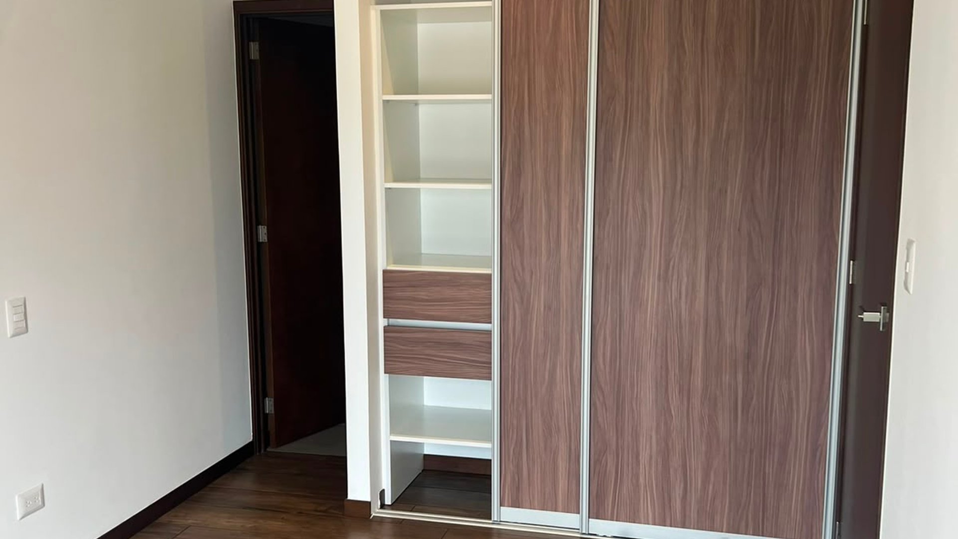 ???? APARTAMENTO EN RENTA – 2 HAB + LÍNEA BLANCA | BRUNELO | ZONA 10 - Miniatura 14