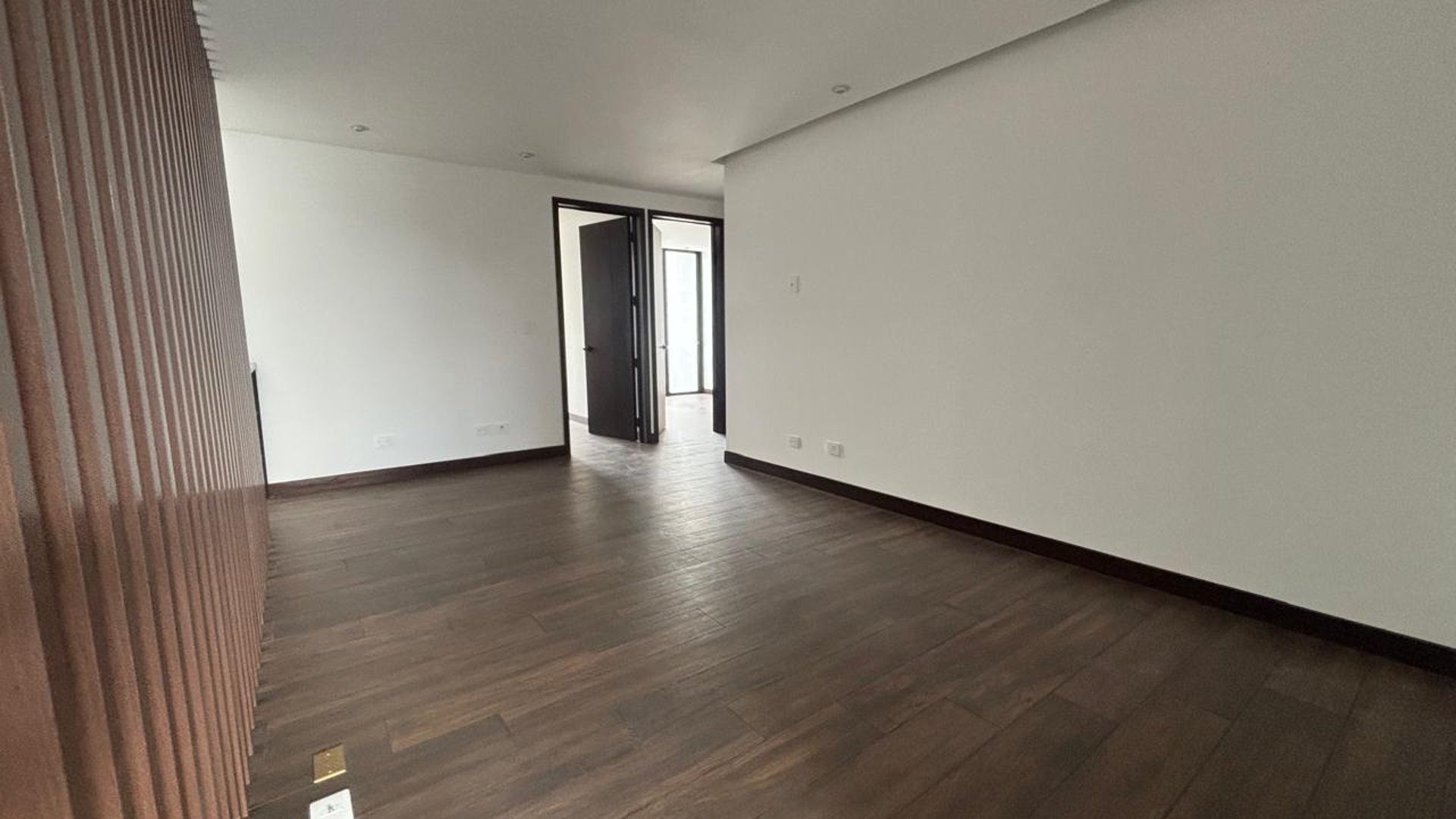 Townhouse en Alquiler Condominio Molie, zona 10 - Miniatura 11