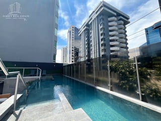 Apartamento en venta, en Zona 10 - 5
