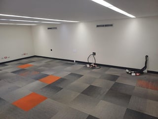 RENTA DE LOCAL COMERCIAL , OFICINAS Y SHOWROOM | ZONA 10 - 4