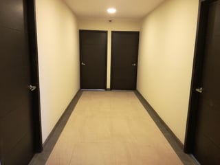 Rento oficina de 96.48mt2 CES, $1,050 incluye mantenimiento - 2