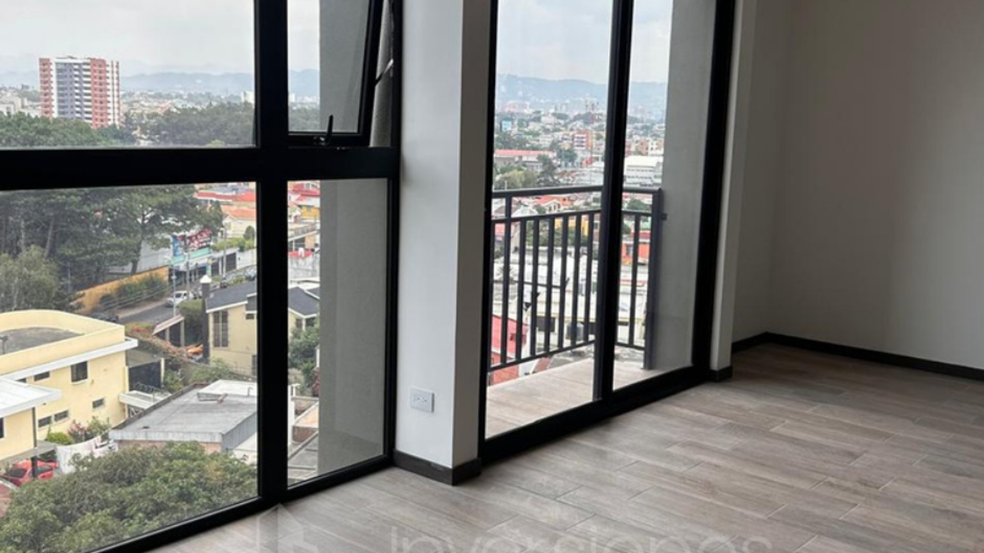 Apartamento de 2 habitaciones en renta, Altaire zona 11 - Miniatura 6