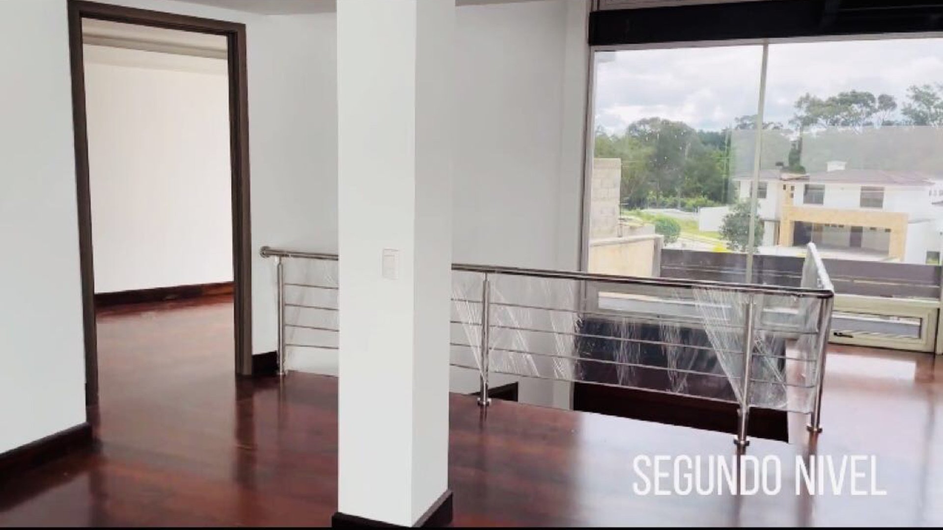 Vendo Linda Casa en Lomas de San Isidro zona 16 - Miniatura 4