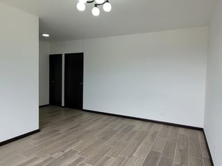 📍 APARTAMENTO EN RENTA – EDIFICIO SEGHERÍA | ZONA 14 - Image 7