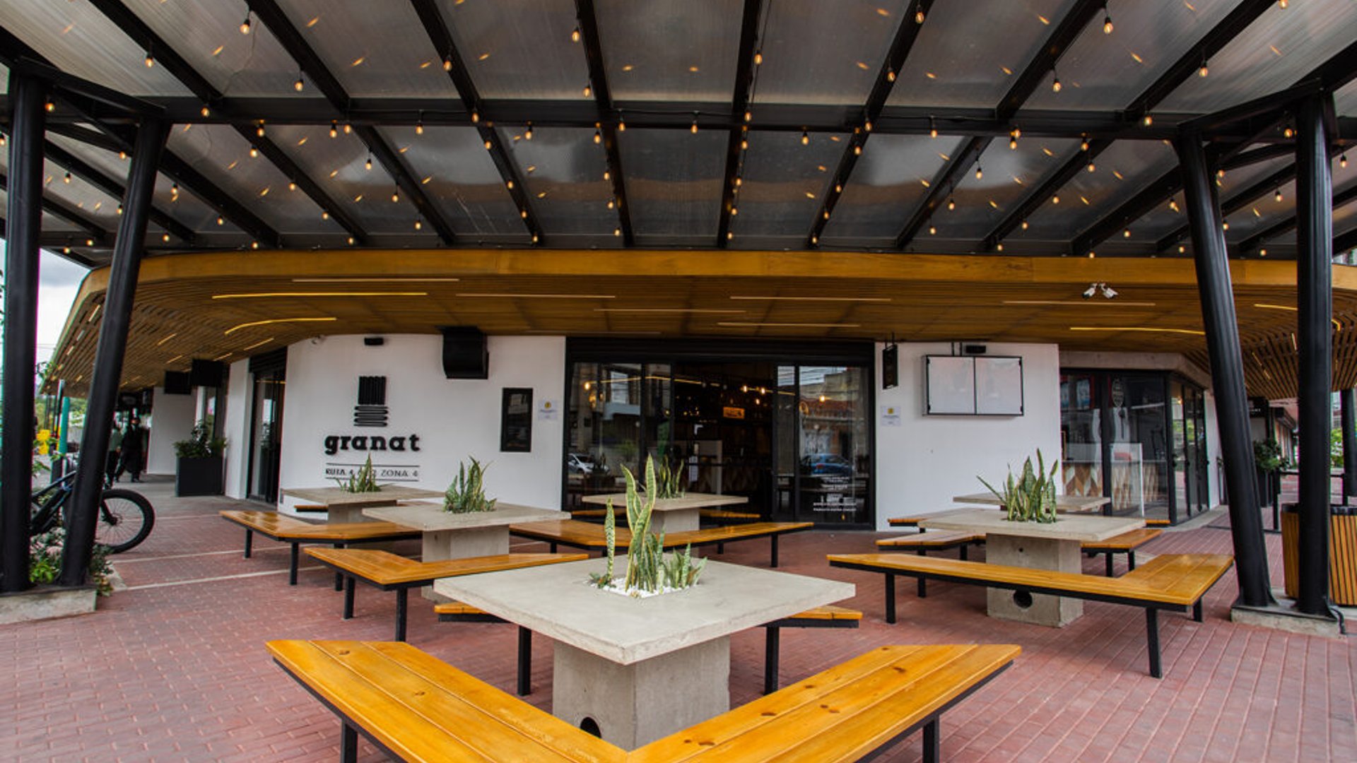 Apartamento de dos niveles, en el centro de zona 4 Granat