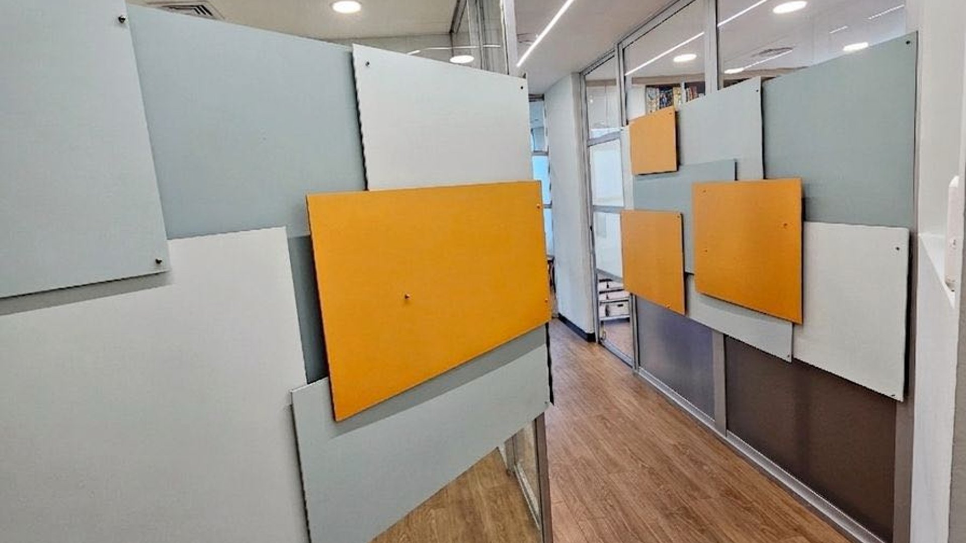 Alquier de oficina amueblada y tabicada | Zona Pradera, Zona 10 - Miniatura 2