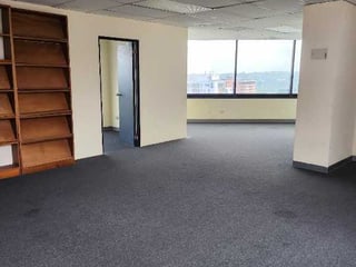 Alquilo Penthouse oficina en Edificio Murano Center, zona 10 - 2