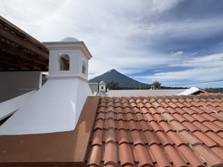 Venta de Casa  Moderna en Condominio San Miguel Dueñas - 4